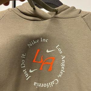 Nike Womens Sweater size Medium